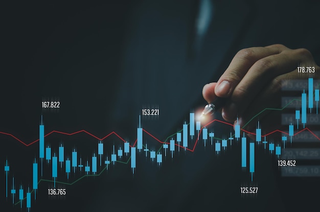 Zakenman hand forex trading financiële aandelenmarkt door grafiek en economische technologie investeringsgrafieken