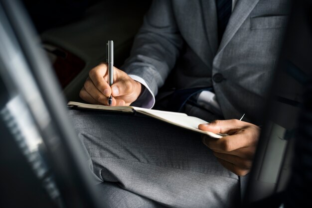 Zakenman Hand Write Note Sit Car