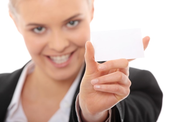 Foto zakenvrouw met een kaartje op een witte achtergrond