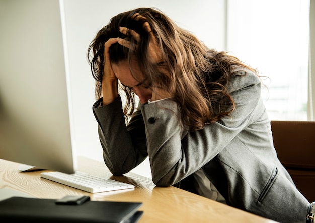 Foto zakenvrouw werd ontslagen werkloos voelt zich gestrest