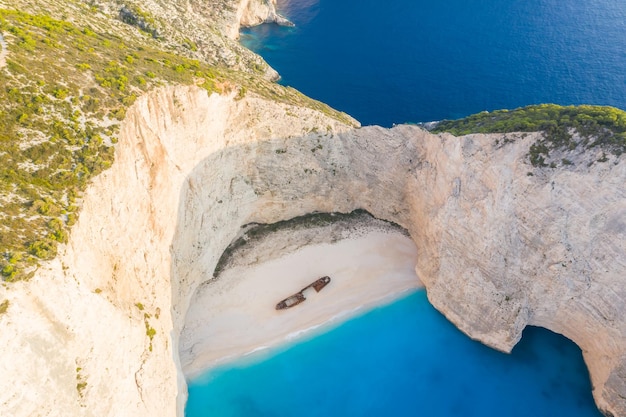 Zakynthos 섬 그리스 난파선 Navagio 해변 여행 휴가 배경 무인 항공기보기 항공 사진