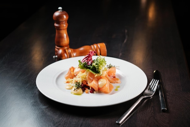 Zalm met kruiden in saus Restaurant visschotel