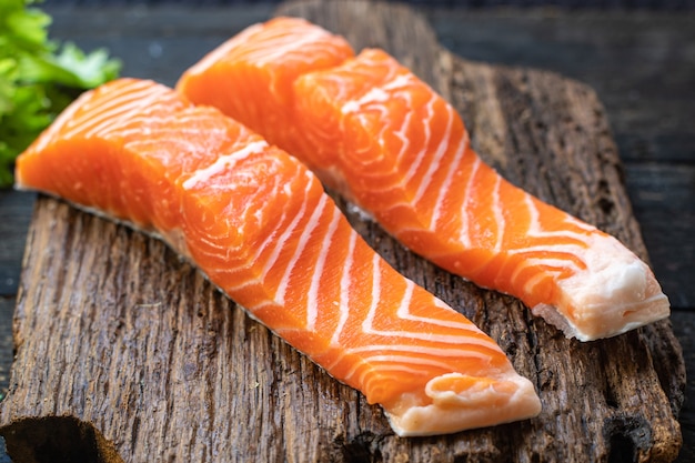 Zalm rode vis rauwe zeevruchten maaltijd snack kopieer ruimte voedsel achtergrond dieet vegetarisch