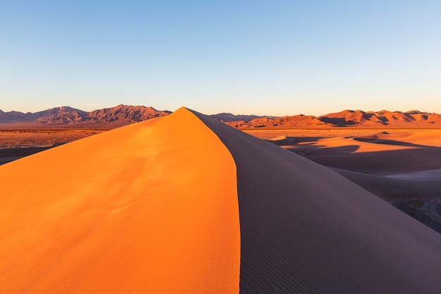 Zandduinen in Death Valley National Park, Californië, VS