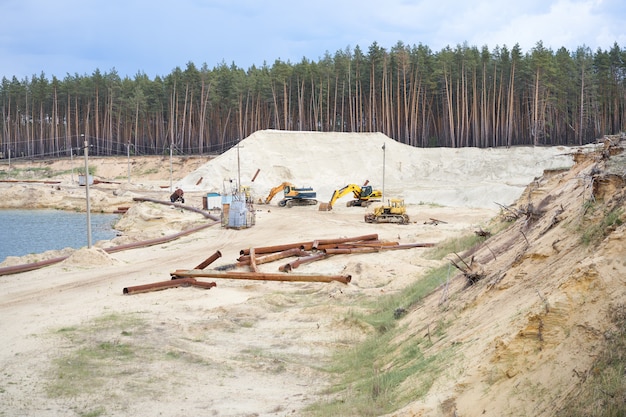 Foto zandgroeve mijnbouw