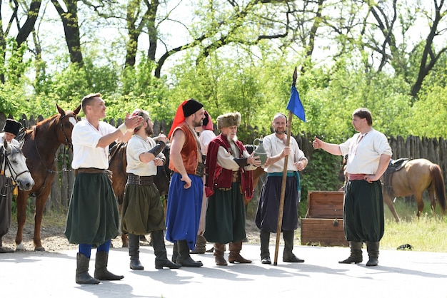 Foto zaporozhye kozakken van het zaporozhye-leger in klederdracht