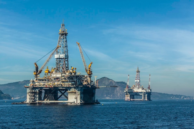 Zee-olie-extractieplatform in de baai van Guanabara Rio de Janeir Brazilië