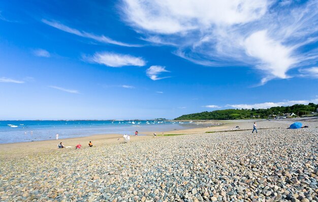 Zeekiezelstrand in Bretagne