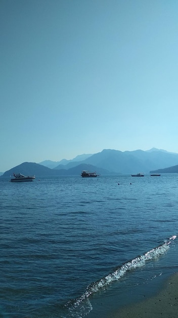 Zeekust in de stad Marmaris. kalkoen