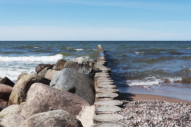 Foto zeekust prachtige luchtgolven op de zee