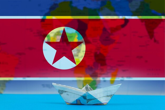 Zeetransport van Noord-Korea concept bulk carrier of schepen op zee papier schip met Noord-Korea