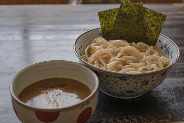 Foto zeevruchten varkensbot tsukemen