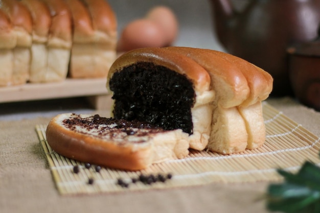 Zelfgebakken brood met roomchocolade