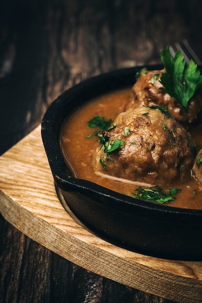 Zelfgemaakte Albondigas met Spaanse saus
