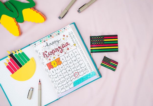 Zelfgemaakte bullet journal met kwanzaa kalender