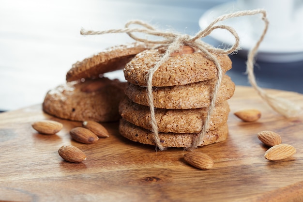 Zelfgemaakte havermout koekjes met noten