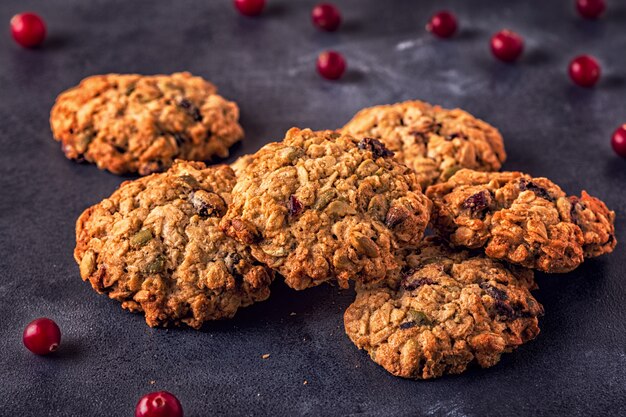 Zelfgemaakte havermout koekjes met veenbessen