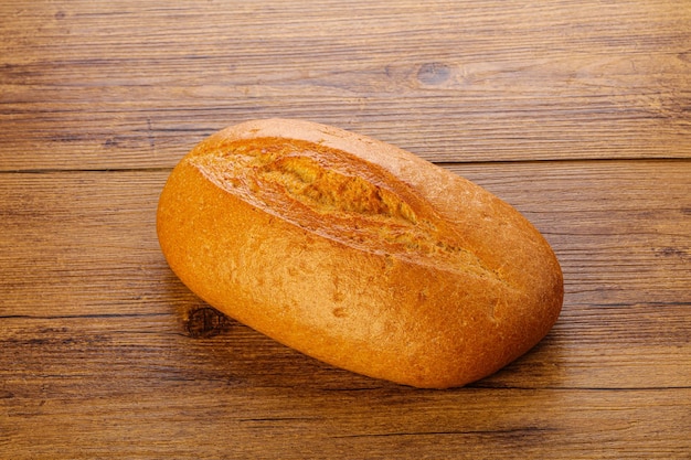 Zelfgemaakte korst Brood brood geïsoleerd