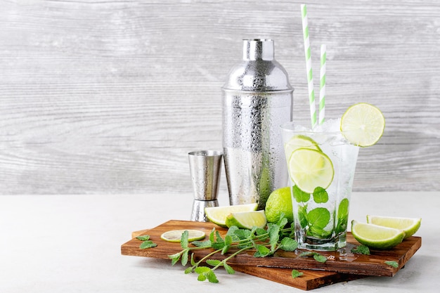 Zelfgemaakte mojito-cocktail