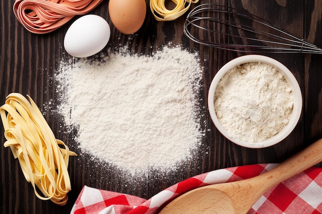 Zelfgemaakte pasta koken