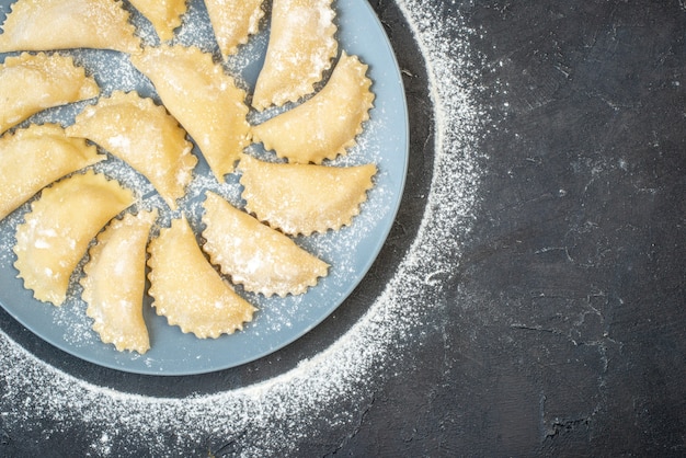 zelfgemaakte rauwe dumplings