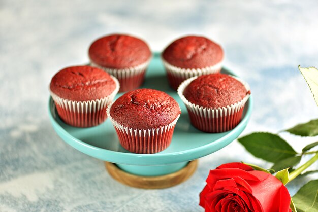 Zelfgemaakte rood fluweel cupcakes