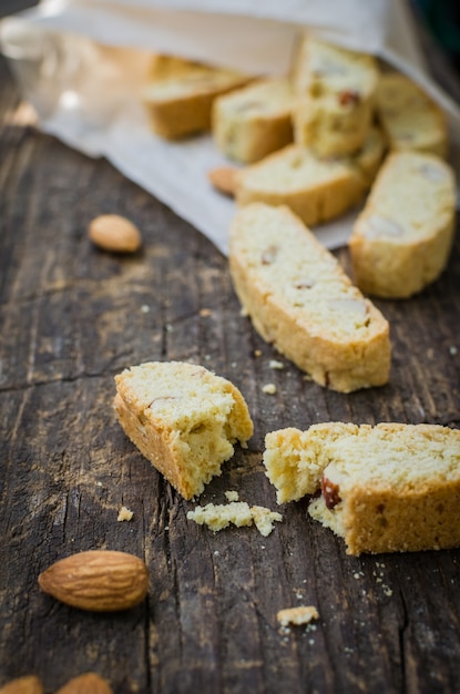 Zelfgemaakte smakelijke amandelkoekjes