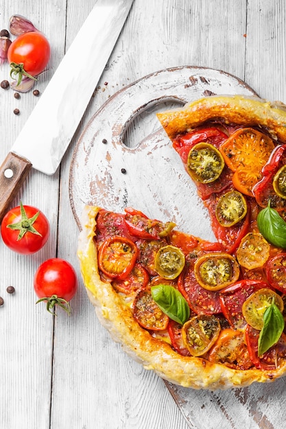 Zelfgemaakte vegetarische pizza