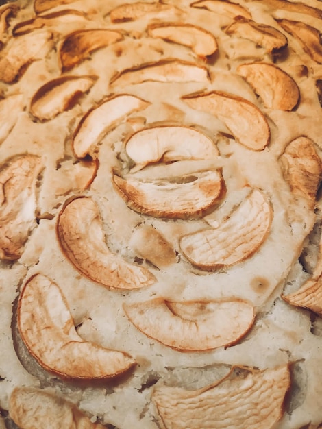 Zelfgemaakte zoete traditionele appeltaart close-up