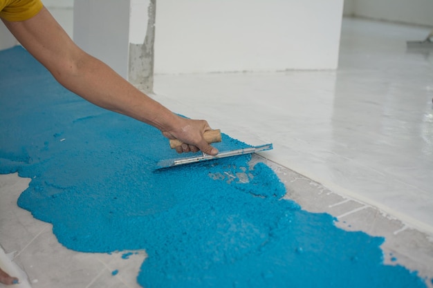 Zelfnivellerende blauwe epoxy vloer