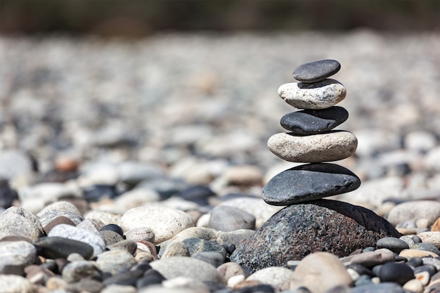Сбалансированный стек камней в дзен