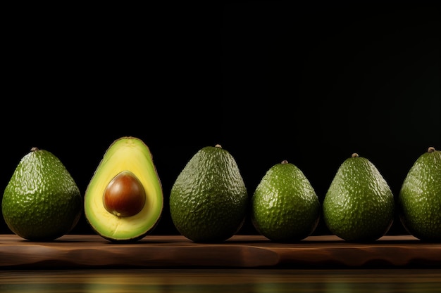 Foto zes rijpe avocado's op een houten plank