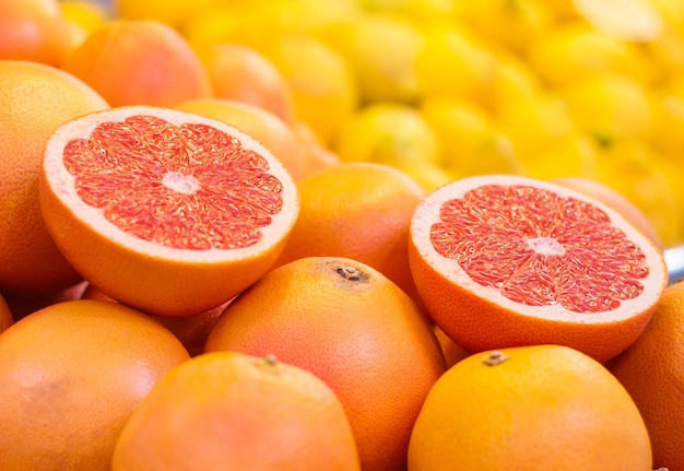 Zet fruit met vitamine c zoals citroen-sinaasappel-grapefruit