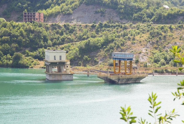 Centrale idroelettrica di zhinvali in georgia