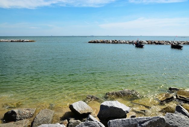 Zicht op Seascape en de coudy Blue Sky