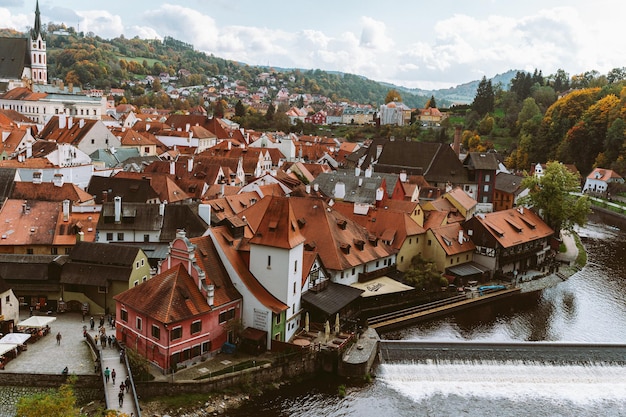 Zijaanzicht van Cesky Krumlov, de rivier de Moldau. 10 2022 Tsjechië Tsjechië Krumlov