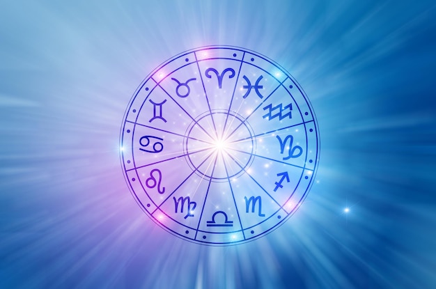 Foto segni zodiacali all'interno del cerchio dell'oroscopo astrologia nel cielo con molte stelle e lune astrologia e concetto di oroscopi