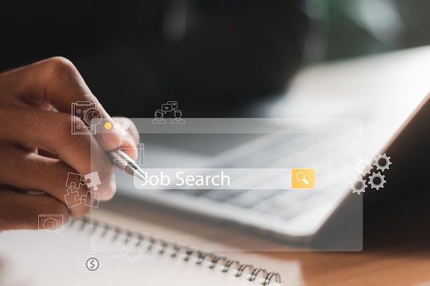Foto zoeken naar werk op het internet zoekmachine surfen op het internet met de zoekbalk job zoektocht zoekenmachineoptimalisatie seo
