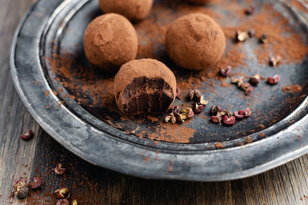 Zoete chocoladetruffels met sichuan-peper