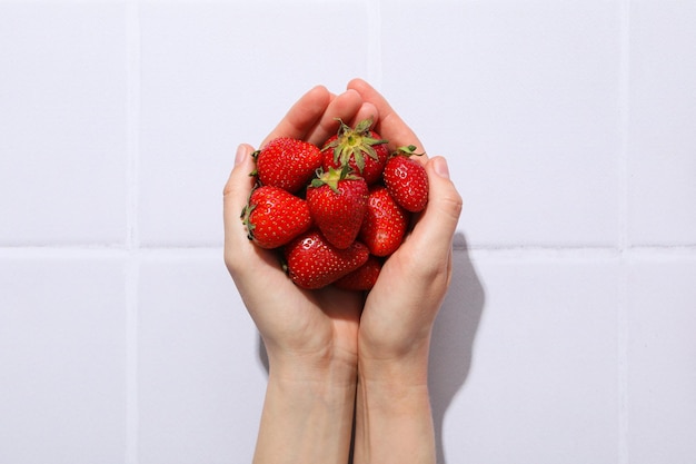 Zoete en frisse zomerfruit smakelijke aardbei