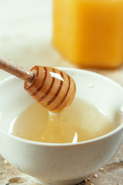Zoete honing op tafel