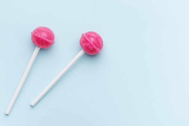 Foto zoete lollies op blauwe achtergrond