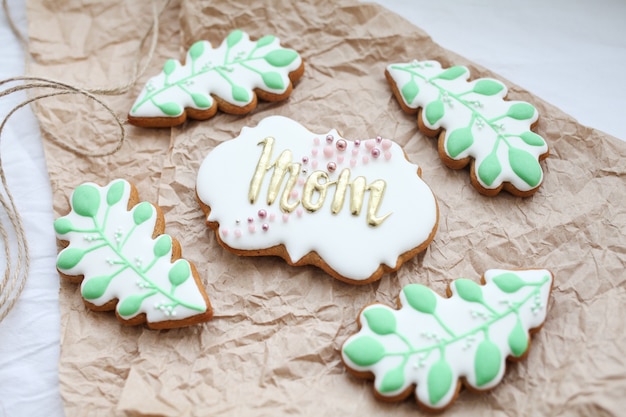 Zoete peperkoek voor internationale vrouwendag, bloemen