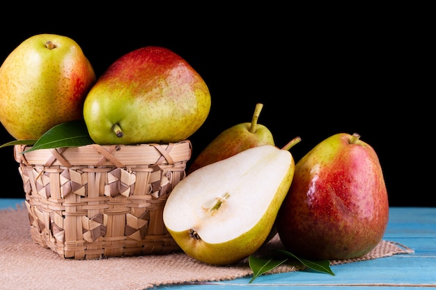 Zoete peren in de mand