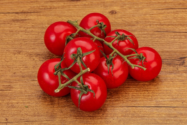 Zoete rijpe smakelijke cherrytomaat