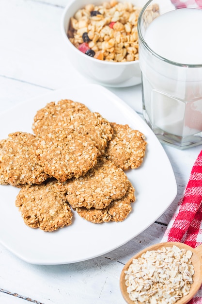 Zoete zelfgemaakte koekje met havervlokken