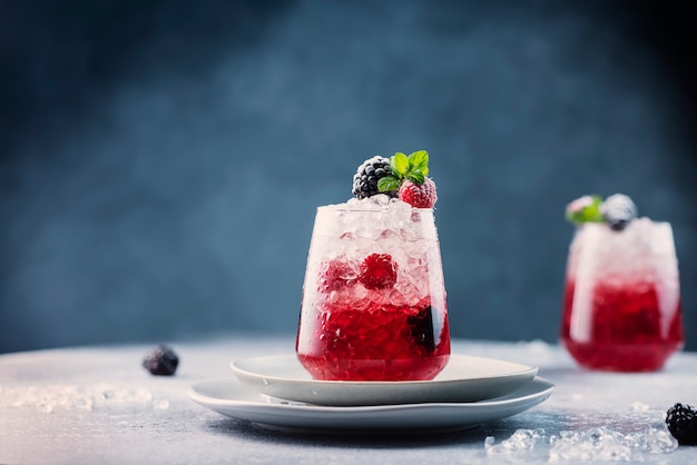 Zomer cocktail met bessen