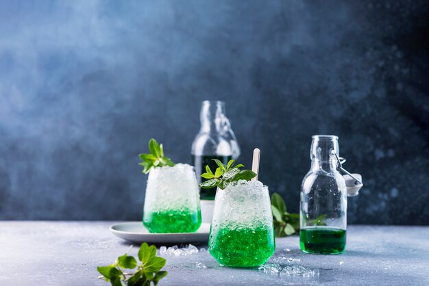 Zomer cocktail met munt