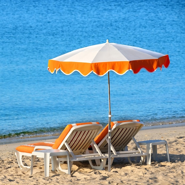 Zomer strandstoelen parasol vierkant