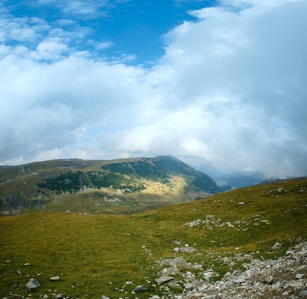 Zomer uitzicht vanaf Transalpina weg